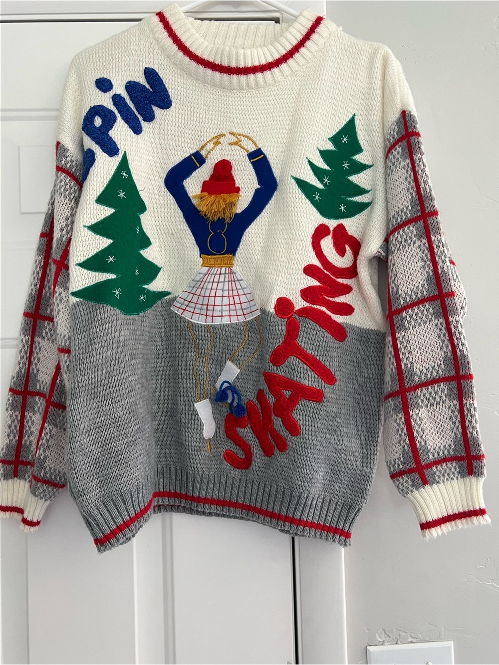 Vintage A’Milano Ice Skating crewneck sweater